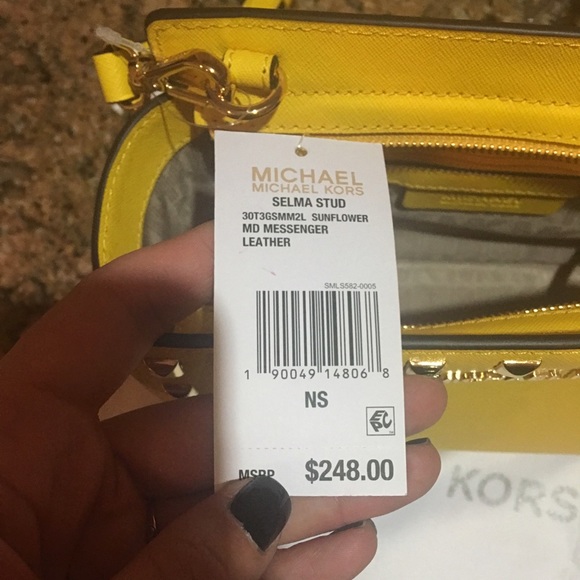 🚫SOLD🚫 Michael Kors Selma Stud - Picture 3 of 4