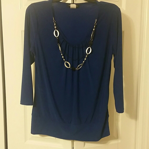 Blouse with neckalace