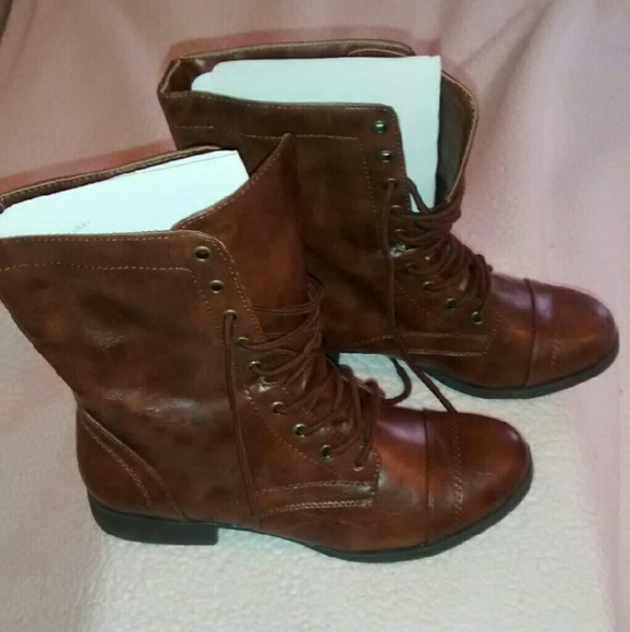 Today only! Brown Lace up Boots