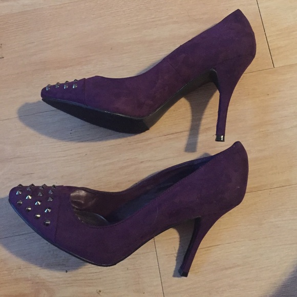 Purple suede shoes with spiked toe! Size 11M - Picture 2 of 3