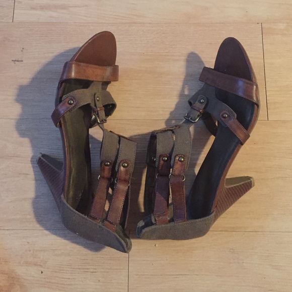 Mossimo Heeled Sandals - size 10M - Picture 3 of 3