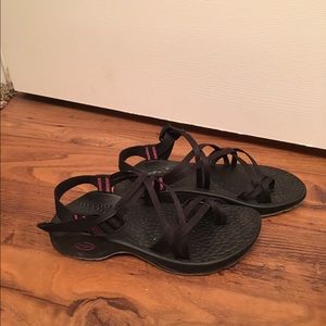 **TRADED** Black double strap chacos
