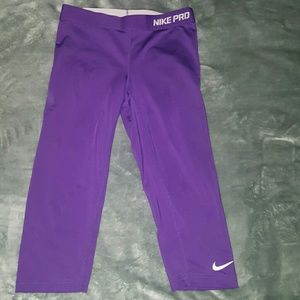 Nike pro capri