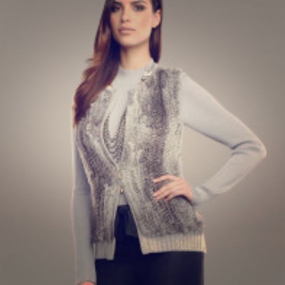 SOLD- St John FUR- Plush, plush rabbit vest - Picture 2 of 4