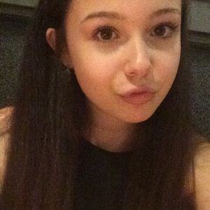 Meet your Posher, Courtney