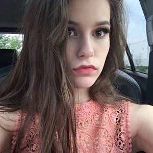 Meet your Posher, Olivia