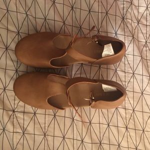 Old Navy T strap clog