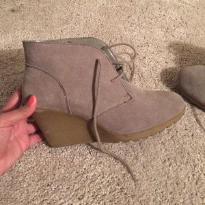 White mountain booties ankle