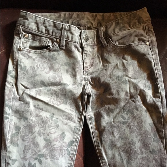 Floral skinny jeans size 2