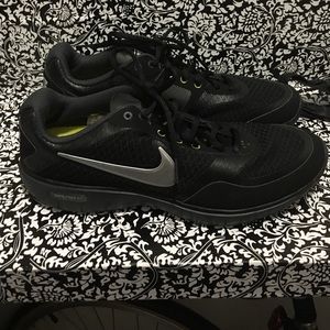 Women's black nikes