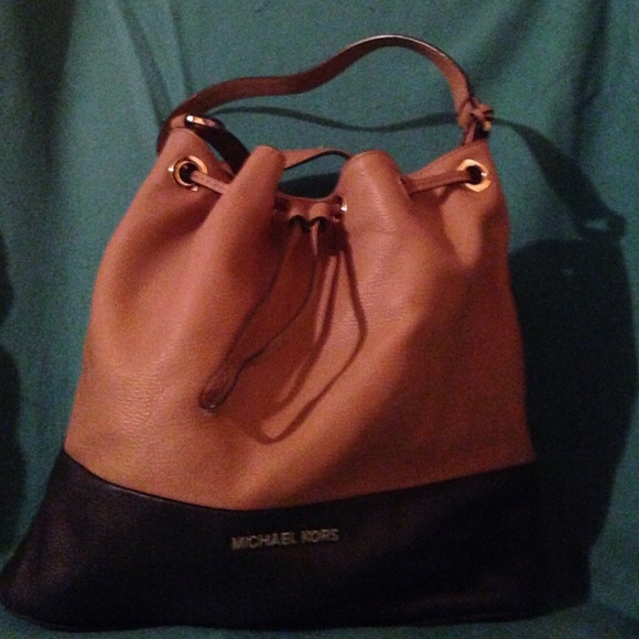Michael kors shoulder