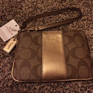 Coach Wristlet Brand New with Tag