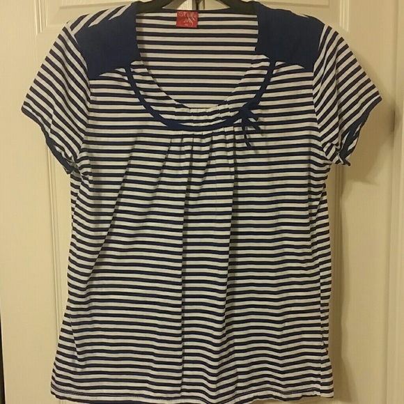 Short sleeve top