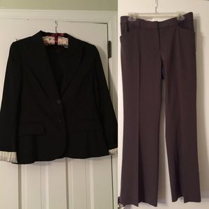 Beautiful 2-Piece Theory Suit - Navy w/ Pinstripes