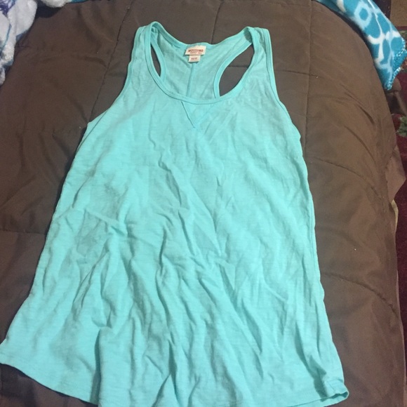 Razorback tank top