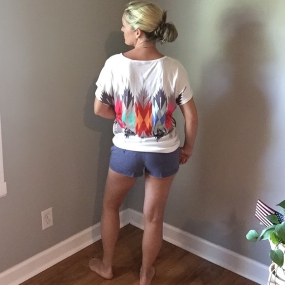 💋Multicolor Geometric Print T-shirt - Picture 4 of 6