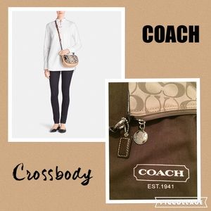💯 COACH Signature Crossbody - Brown