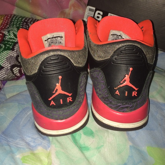 Crimson 3s - Picture 3 of 4