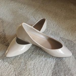 Cute Nude Flats (BRAND NEW) 👠👍🏼