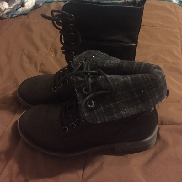 Boots - Picture 2 of 2