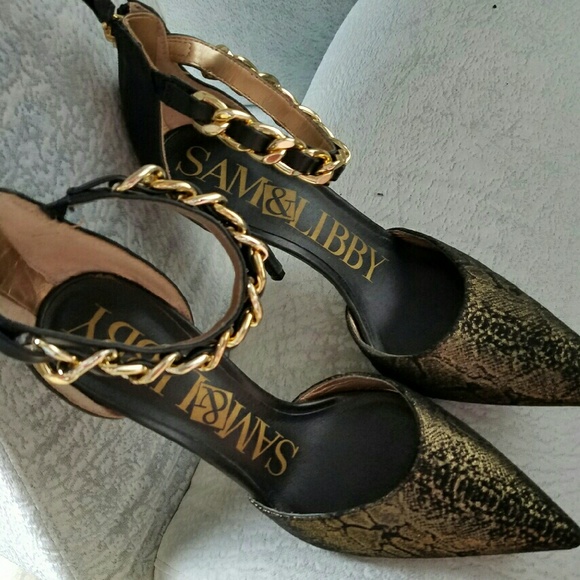 BLACK & GOLD WITH CHAINS
