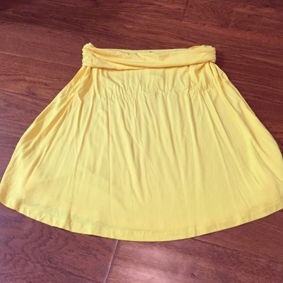 Gap fold over skirt! - Picture 1 of 2
