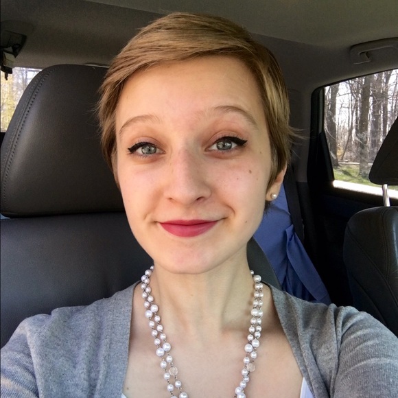 Meet your Posher, Emily