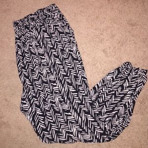 Forever 21 PLUS Printed Pants