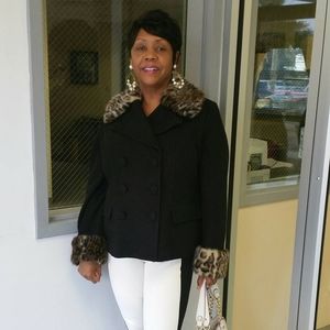 Meet your Posher, Constance