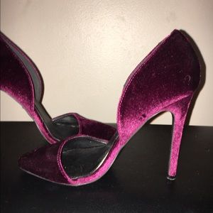4 1/2" magenta pumps