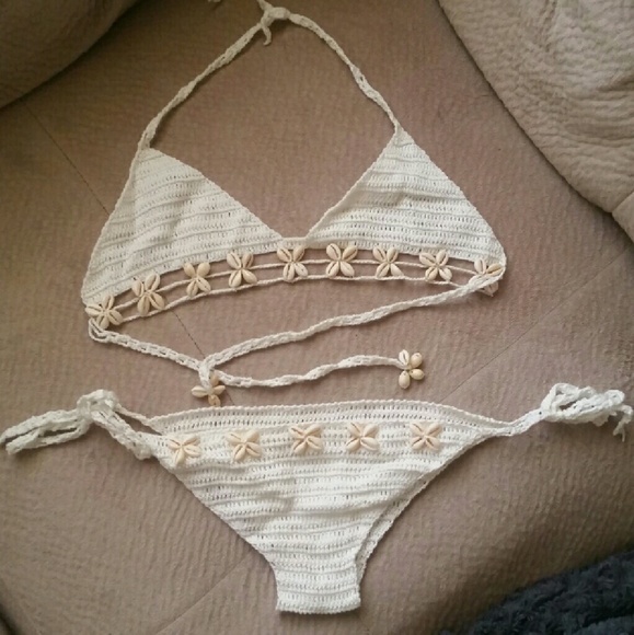 Crochet bikini - Picture 3 of 3