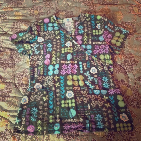 Green floral scrub top