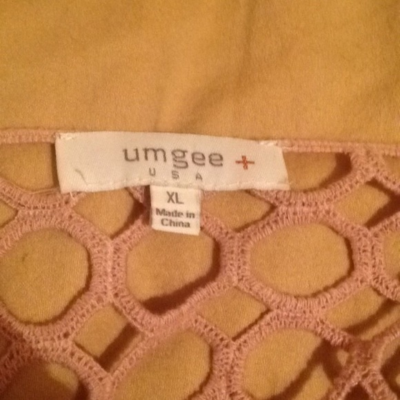 Cute open back top - Picture 3 of 3