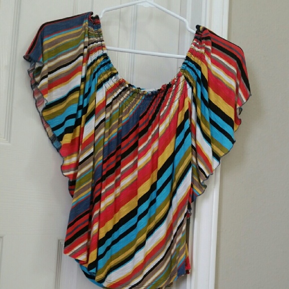 Summer top - Picture 3 of 3