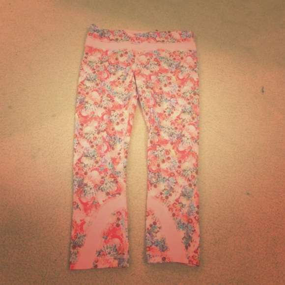 Floral lulu lemon cropped legging