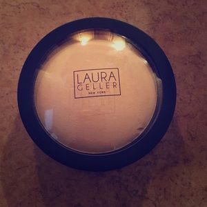 Laura Gellar Light Powder Foundation