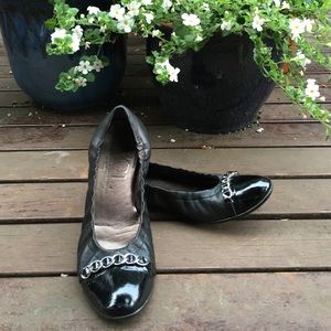 AGL black flats
