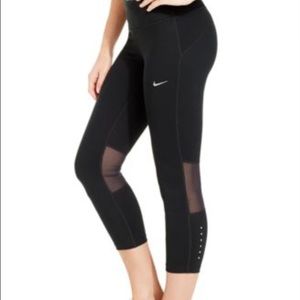 Nike Dri-Fit crop leggings