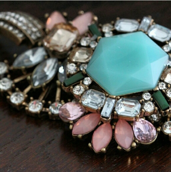 SOLD OUT 👸 Beautiful Statement Necklace - Picture 3 of 3