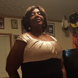 Meet your Posher, Paula