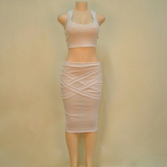 Sexy White crop top and pencil skirt - Picture 4 of 4