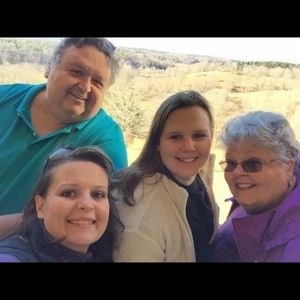 Meet your Posher, Leigh