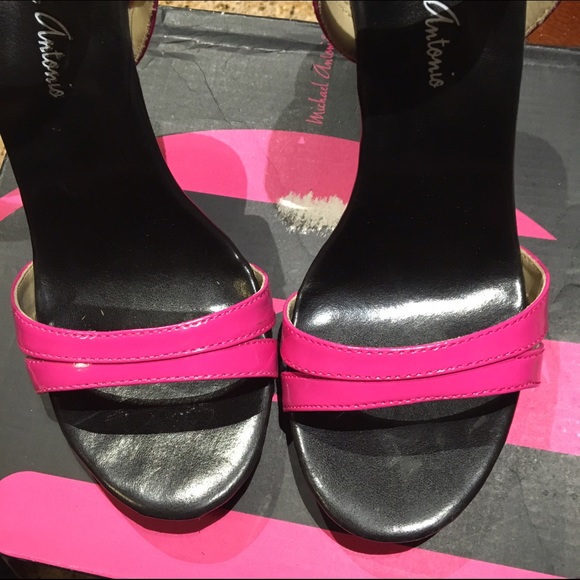FUCHSIA heels! Super cute!! - Picture 1 of 4