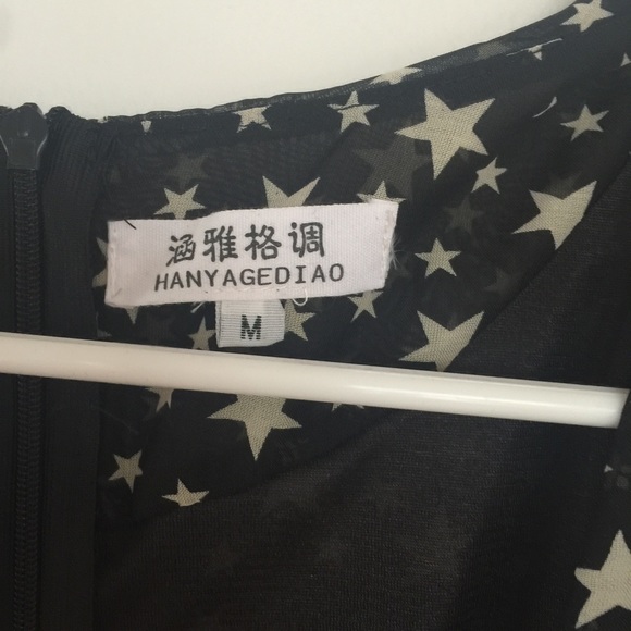 Deep v neck star dress - Picture 2 of 2