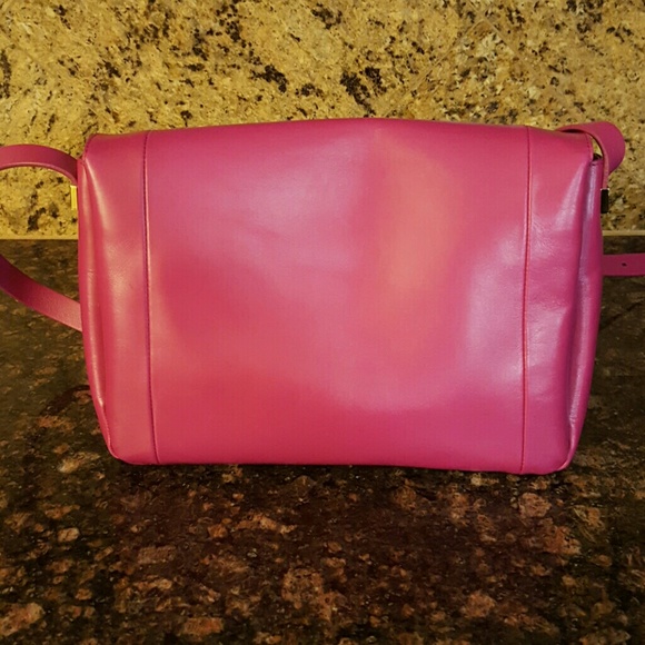 RODGER VIVIER - Picture 2 of 4