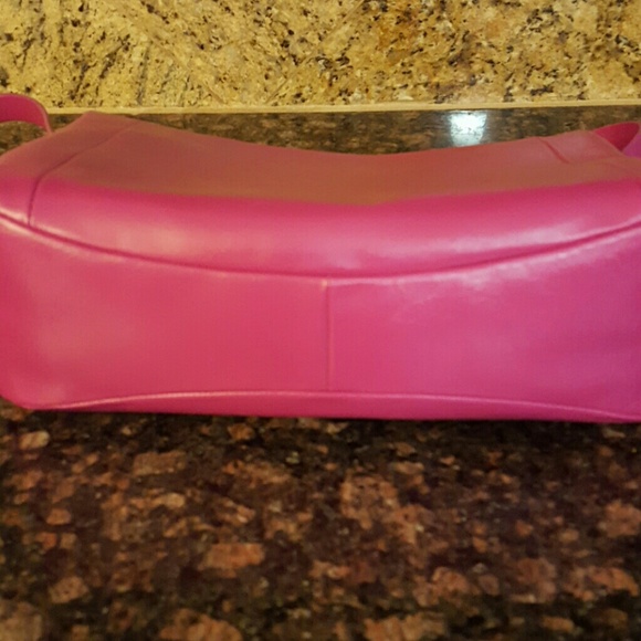 RODGER VIVIER - Picture 3 of 4