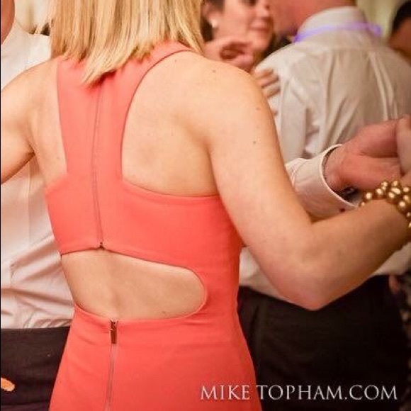 Coral Elizabeth and James gown 0 - Picture 2 of 5