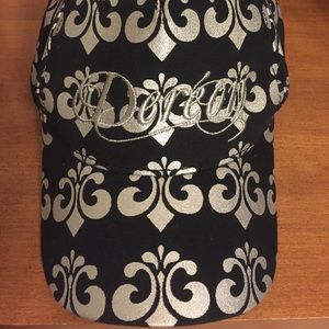 Deréon Hat