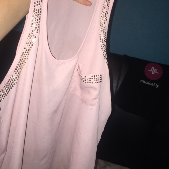 Pink Flowy shirt - Picture 3 of 4