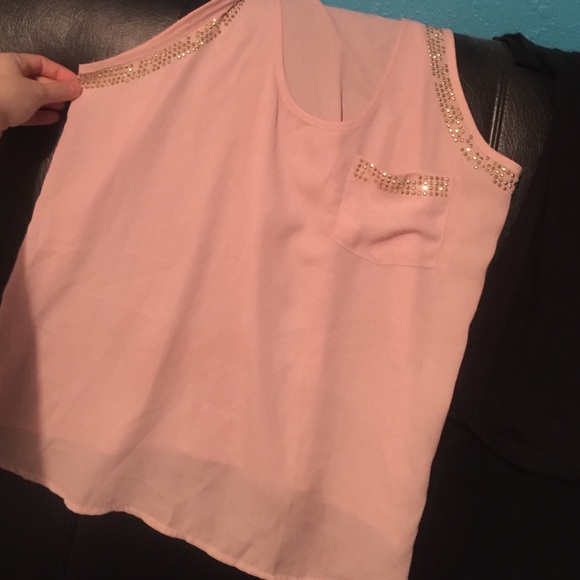 Pink Flowy shirt - Picture 4 of 4